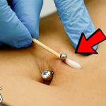 How to Clean a Belly Button Piercing