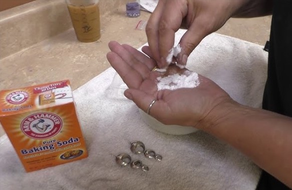 How to Clean Silver Earrings