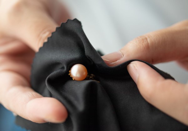 How to Sanitize Earrings