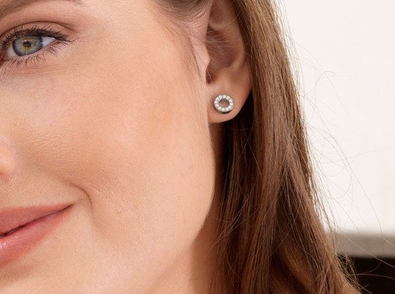 What Earrings are Best for Sensitive Ears