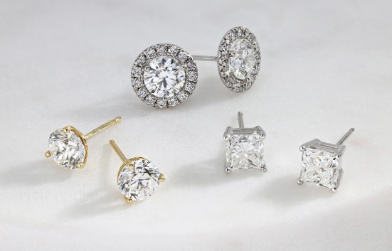 What are Stud Earrings