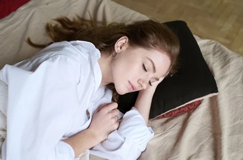 Best Helix Earrings to Sleep on