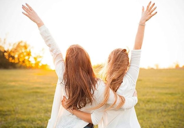 5 Best Friend Bracelets for Adults [Bonds That Last]